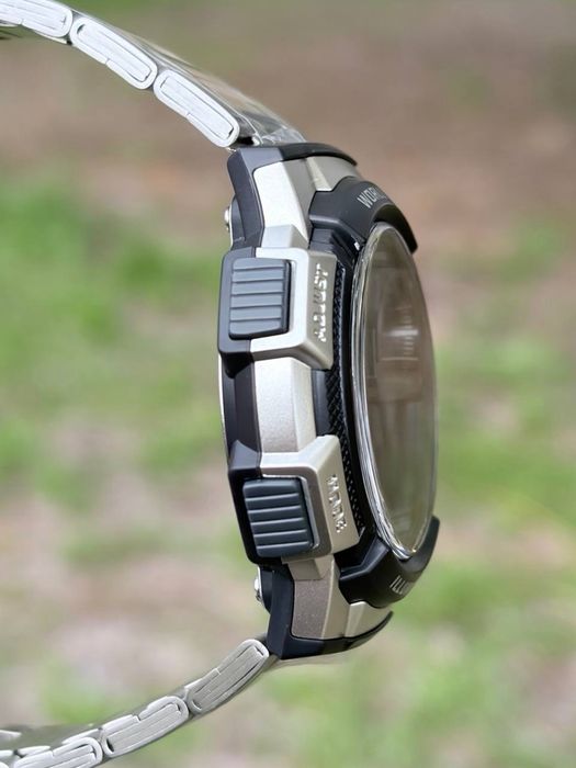 Чоловічий годинник CASIO AE-1000WD-1A.