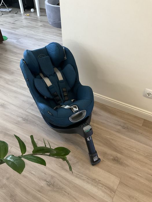 Дитяче автокрісло 360° Cybex Sirona Z i-Size (0–18 кг) з базою baze z