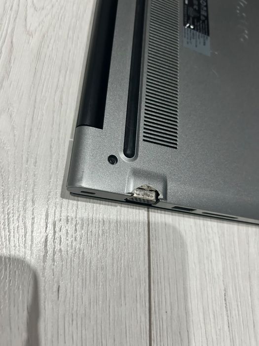Laptop dell Vostro 14 5468 i5 7gen 8gb/256gb M.2 sata