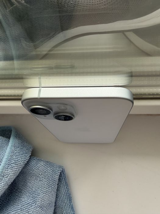 iPhone 15 blue 128gb 85% battery