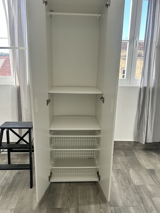 Roupeiro Pequeno IKEA