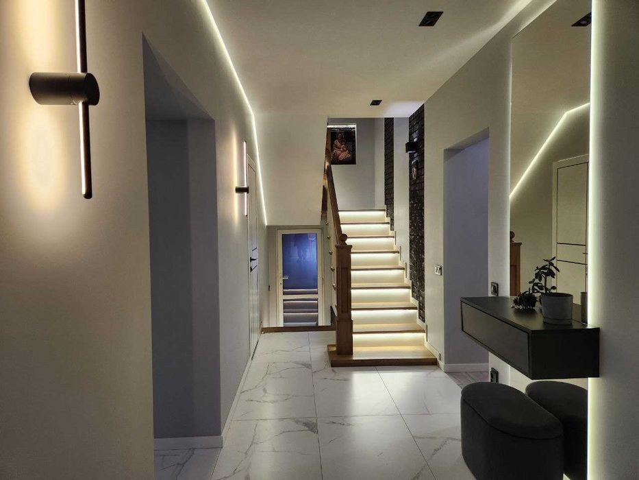 продаж елітно будинку в селі Ганусівка