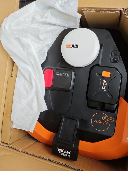 Worx WR330E robot koszący bez kabla, profesjonalny do 3000m2