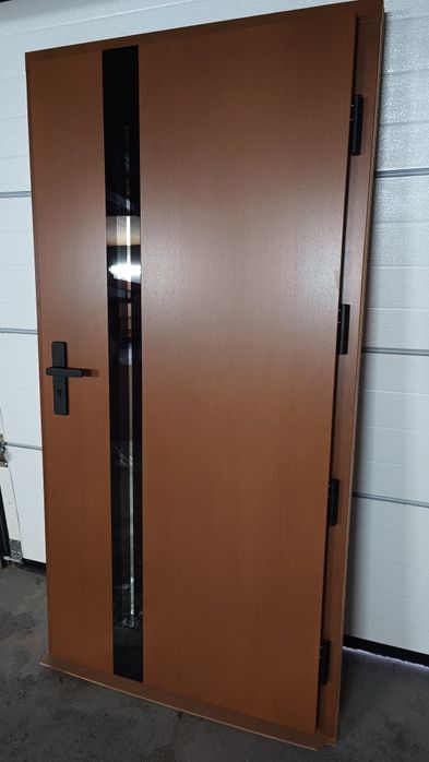 Drzwi zewnętrzne drewniane