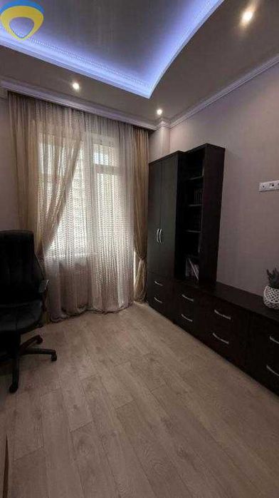 Продам ексклюзивну 3 кімнатну квартиру в ЖК 4 Жемчужина вул. Марсельська 7 поверх