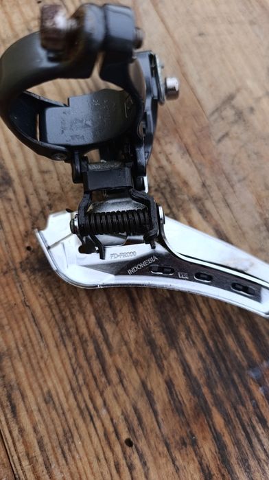 Desviador dianteiro Shimano Claris FD-R2000