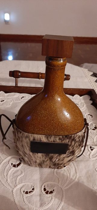 Conjunto garrafa e 6 copos cerâmica