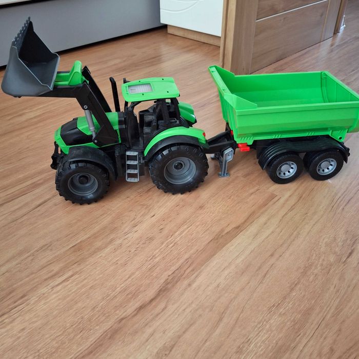 Traktor zabawka DEUTZ-FAHR