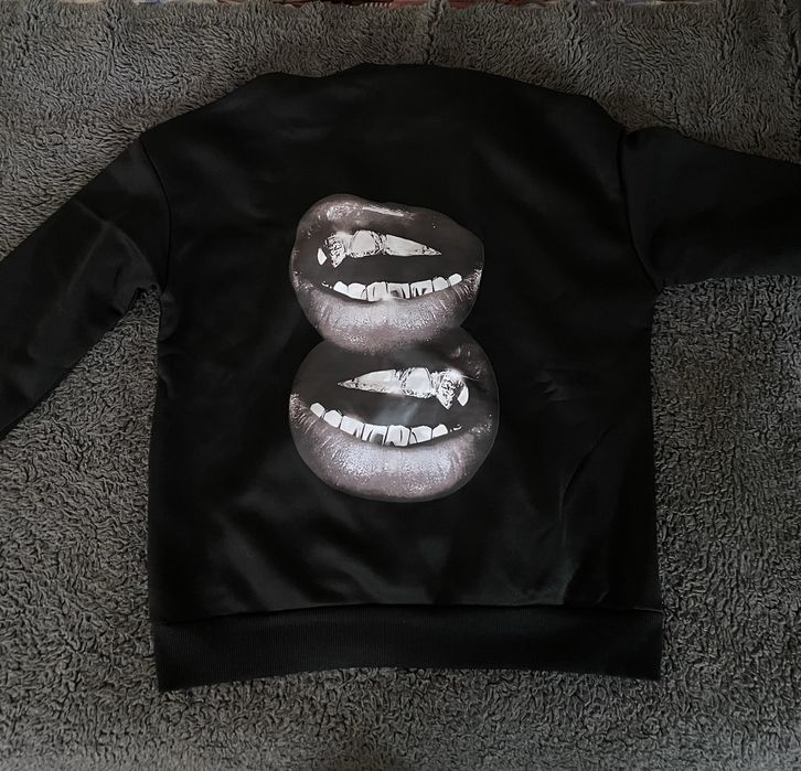 Стильний чорний свитшот / кофта з трендовим принтом Y2K Opium Grillz (оверсайз)