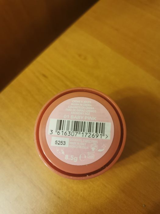 Róż do policzków w kremie Bourjois 01 Baby Pink