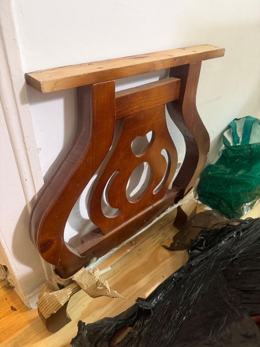 Mesa de Jantar Rústica em Madeira - Elegante e Robusta