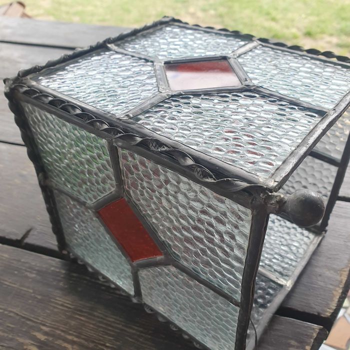 lampa zabytek ołowiana