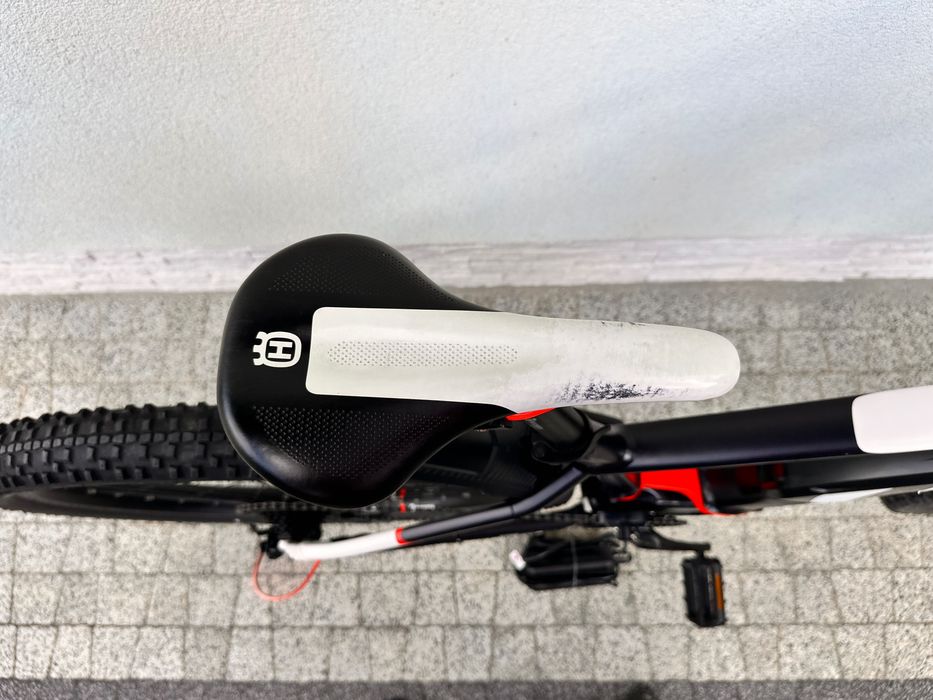Rower HUSQVARNA - wsp elektryczne Shimano, koła 29, hamulce tarczowe, Deore