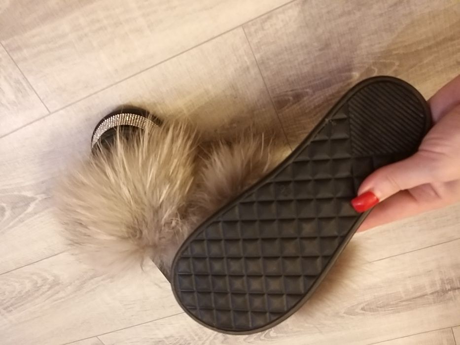 Klapki z futerkiem naturalnym
