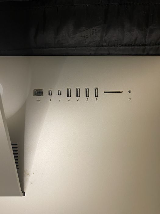 Apple iMac 21.5"