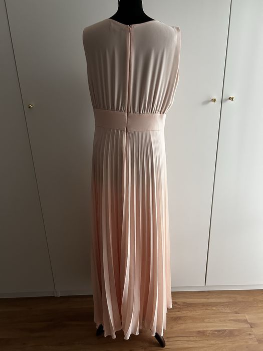 Piękna  okazjonalna sukienka pudrowy róż