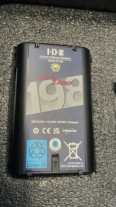 Luz led de video cinema Rayzr MC 200 RGB como nova + bateria e caixa