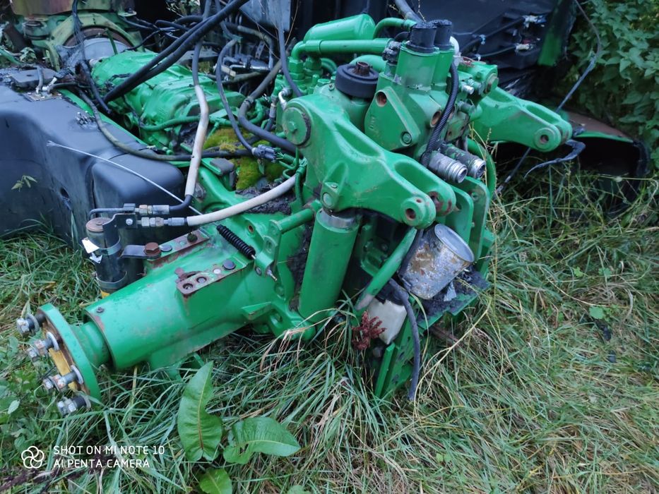 Tylna lewa zwolnica John Deere 6220
