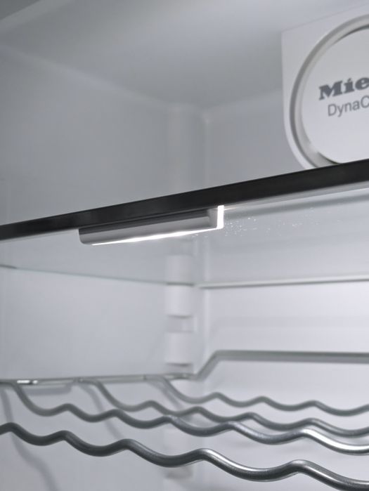 Вбудований Холодильник Miele KFNS 37432 ID Вмонтований