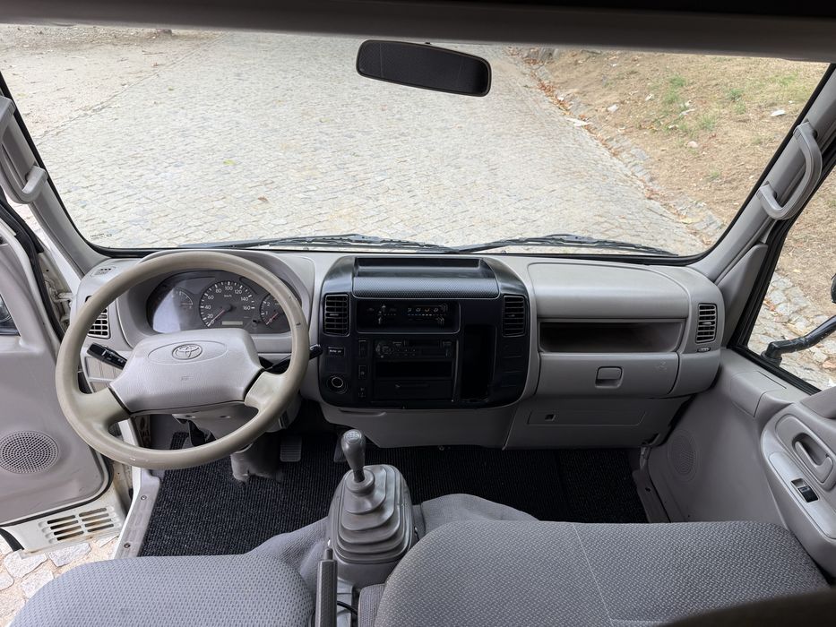 Toyota Dyna 250 Tribasculante 2006