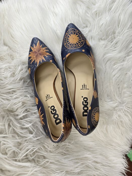 Кольорові туфлі на каблуці бренду Dogo