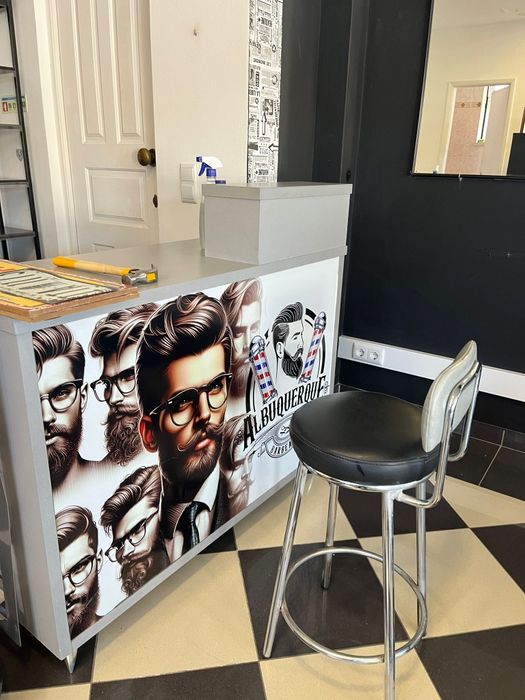 Trespasse móveis e cadeiras e espelhos de barbearia