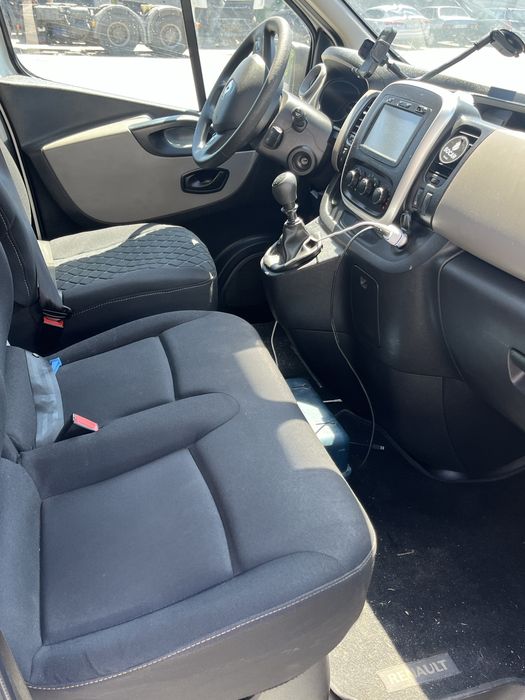 Автомобіль Renault trafic