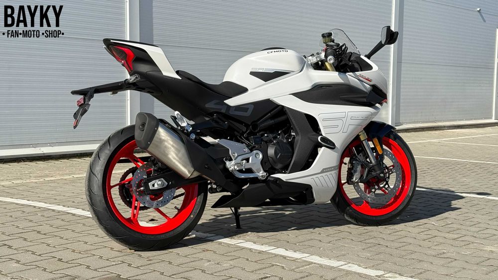 Мотоцикл CFMOTO 450SR