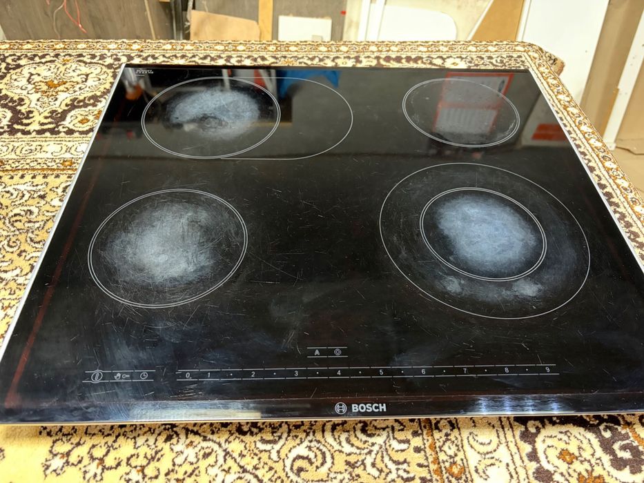Склокерамічна варильна поверхня Bosch PKN675N14D (Made in Germany)