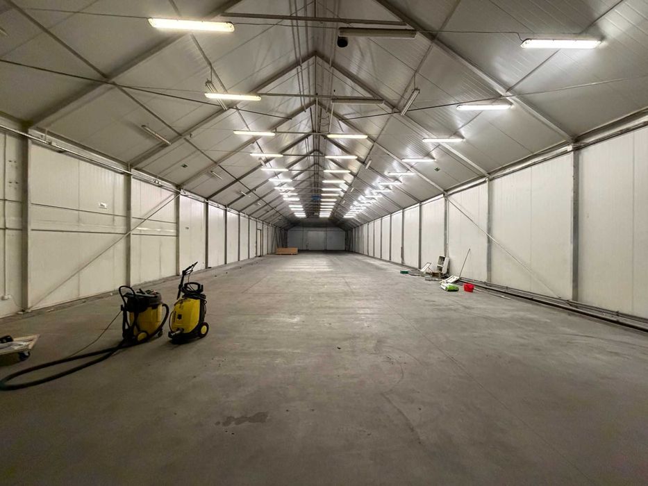 Hala biurowo-magazynowa 900m² blisko trasy S2