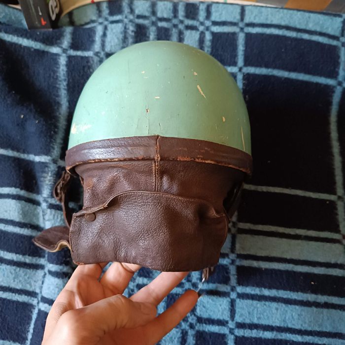 Kask Orzeszek z epoki PRL-u