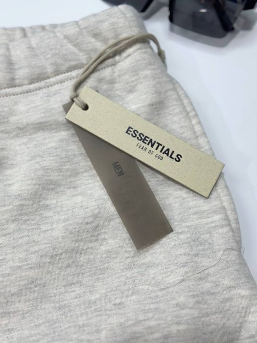 Шорти essentials нові