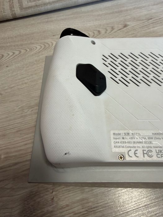 Asus rog ally - przenośna konsola do gier