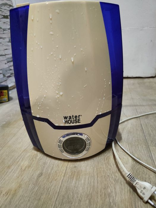 Зволожувач повітря water house