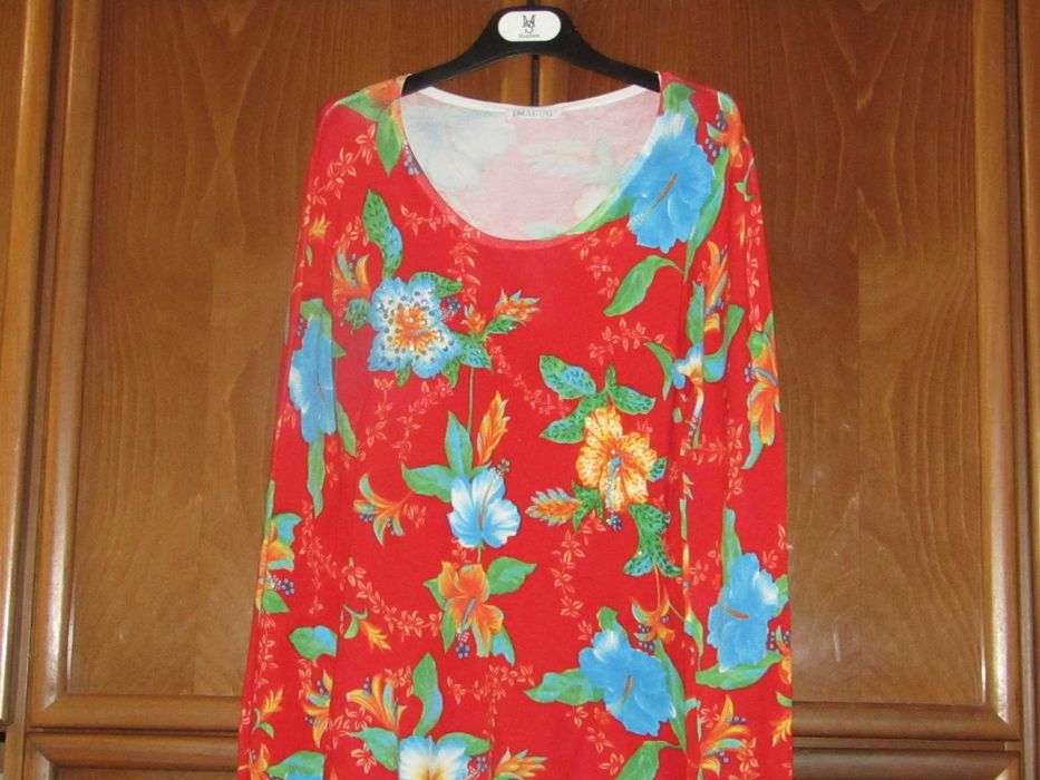 Эффектный яркий свитер ,  джемпер , блузон  .  Большой размер