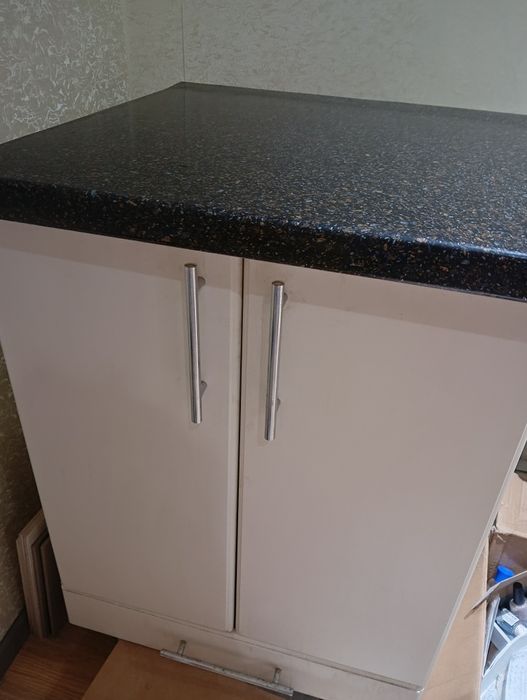 Кухонная тумбочка