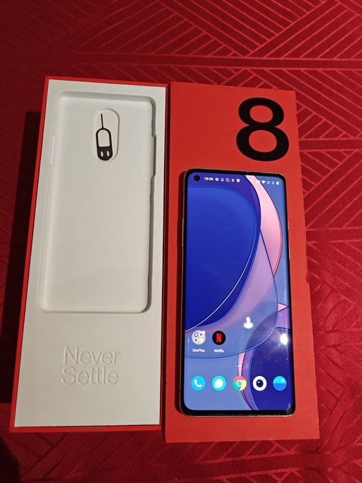 Telefon One Plus 8