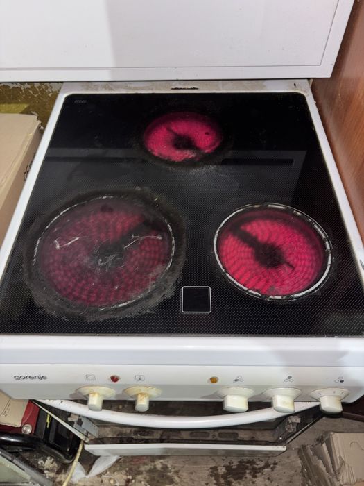 Продам электро плиту