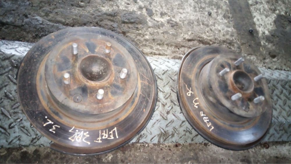 Цапфа в зборі задня Суппорт Ступиця Nissan Leaf Ніссан Ліф 11-17