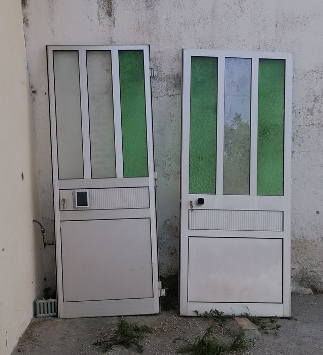 Vendo Portas e janelas alumínio