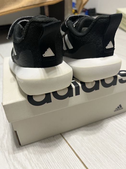 Дитячі кросівки adidas
