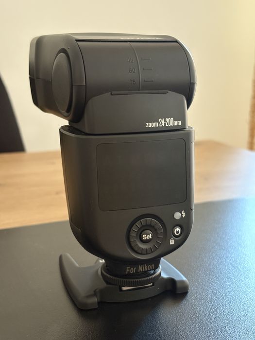 Flash Nissin digital DI700A