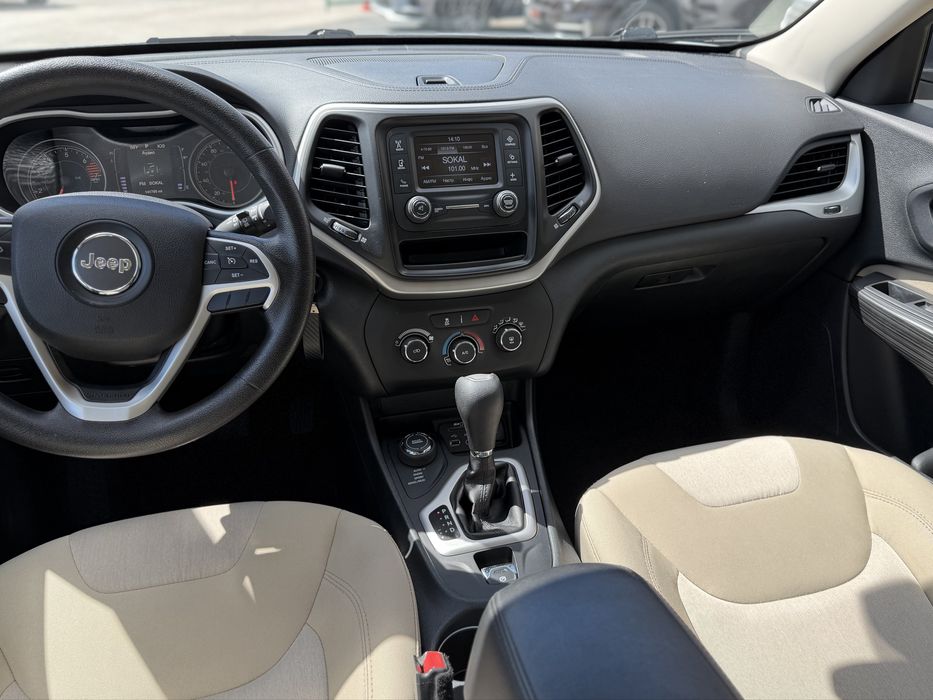 JEEP CHEROKEE 2016 року, 2.4 бензин, автомат, повний привід.
