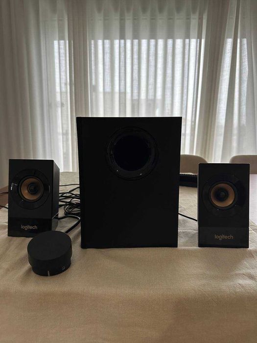 Logitech Z533 Multimédia Speaker System