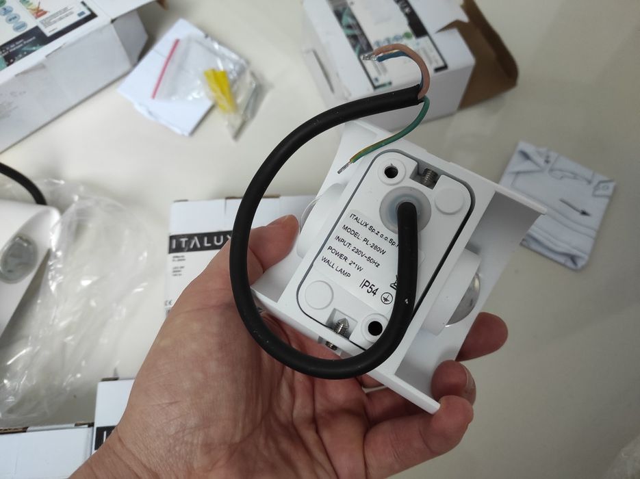 Kinkiety LED italux pl-260w