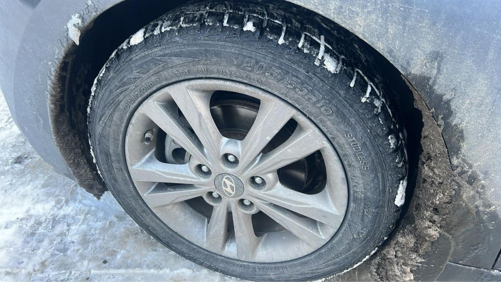 hyundai elantra 2018 року