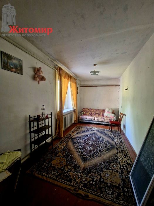 Продається простора квартира в приватному будинку в с. Черемошне