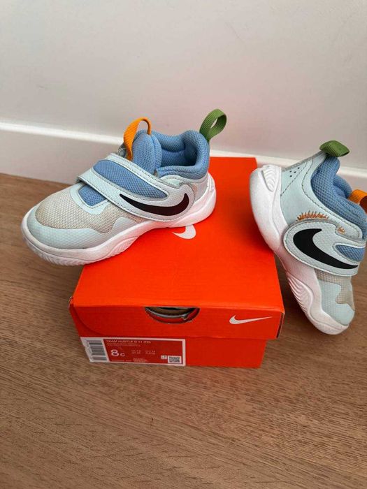 Дитячі кросівки Nike 8 c розмір 24