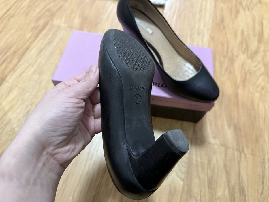 Туфлі шкіряні Geox