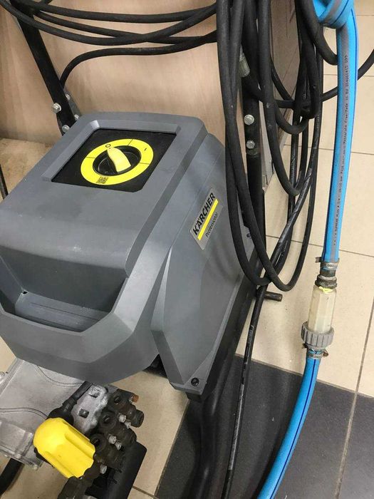 Мийка високого тиску Karcher professional HD6/15-4M
